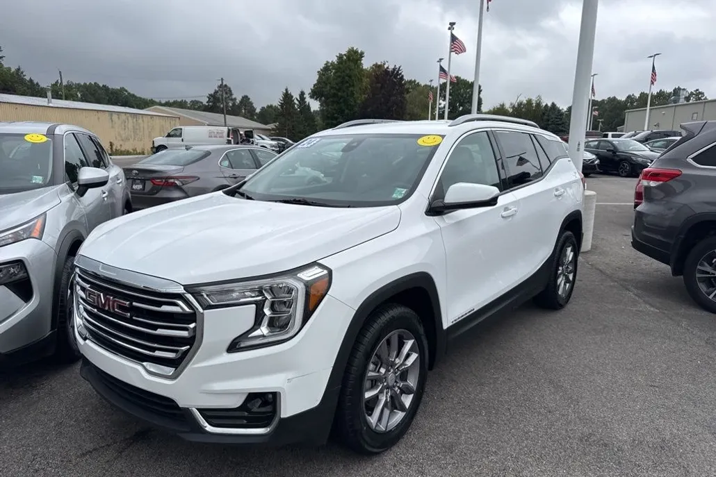 2024 Gmc Terrain SLT photo 1