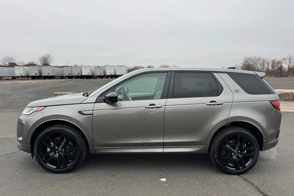 2025 Land Rover Discovery Sport S photo 1