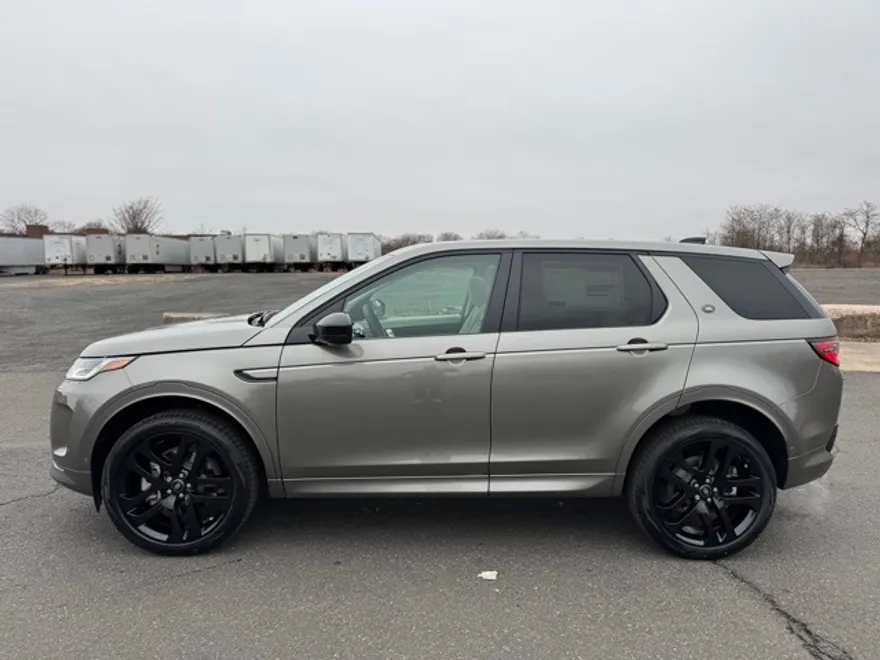 2025 Land Rover Discovery Sport S photo 1