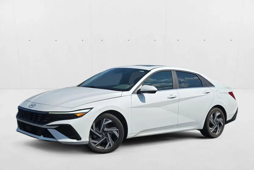 2024 Hyundai Elantra SEL Convenience photo 1