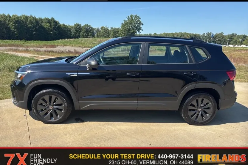 2024 Volkswagen Taos S photo 1