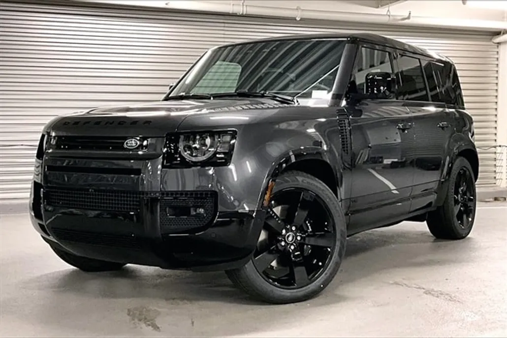 2025 Land Rover Defender 110 photo 1