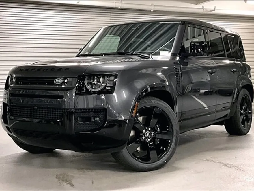 2025 Land Rover Defender 110 photo 1