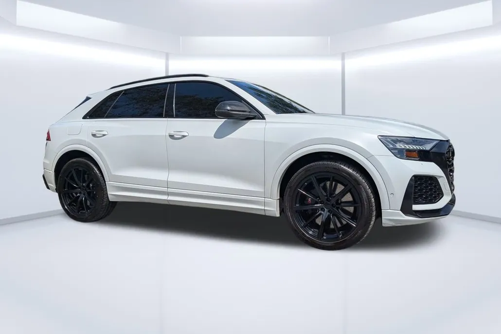 2022 Audi RS Q8 photo 1