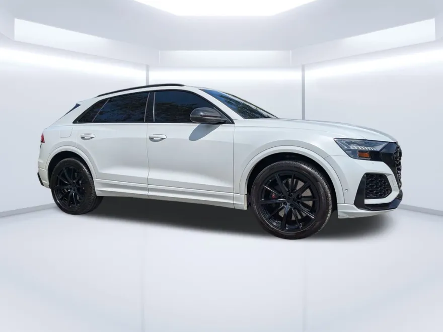 2022 Audi RS Q8 photo 1