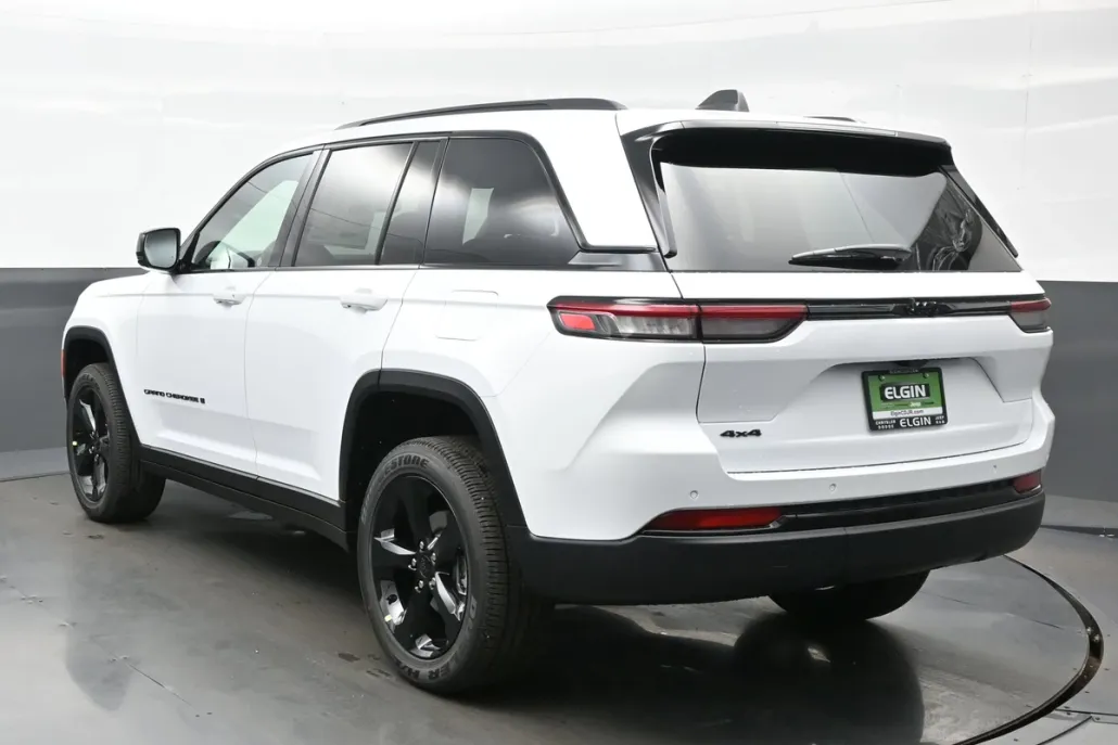 2025 Jeep Grand Cherokee Altitude photo 1