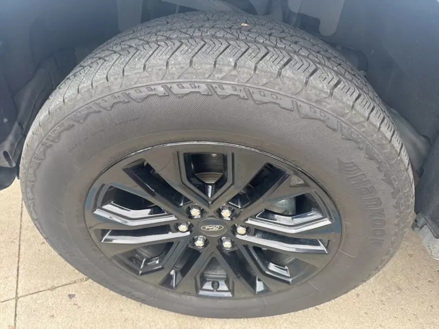 2015 Ford F-150 XLT photo 1