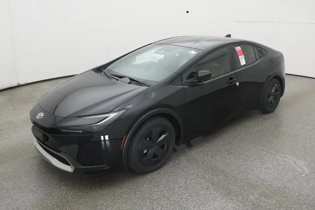2026 Toyota Prius Plug-in Hybrid SE photo 1