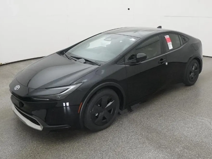 2026 Toyota Prius Plug-in Hybrid SE photo 1
