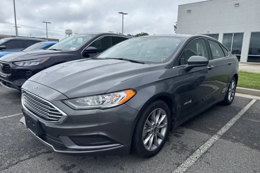 2017 Ford Fusion Hybrid S photo 1
