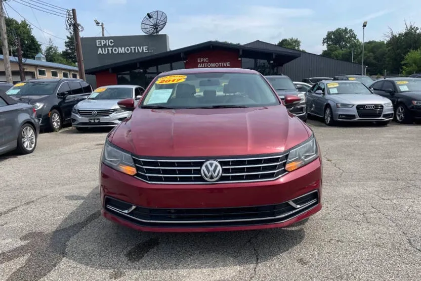 2017 Volkswagen Passat SE photo 1
