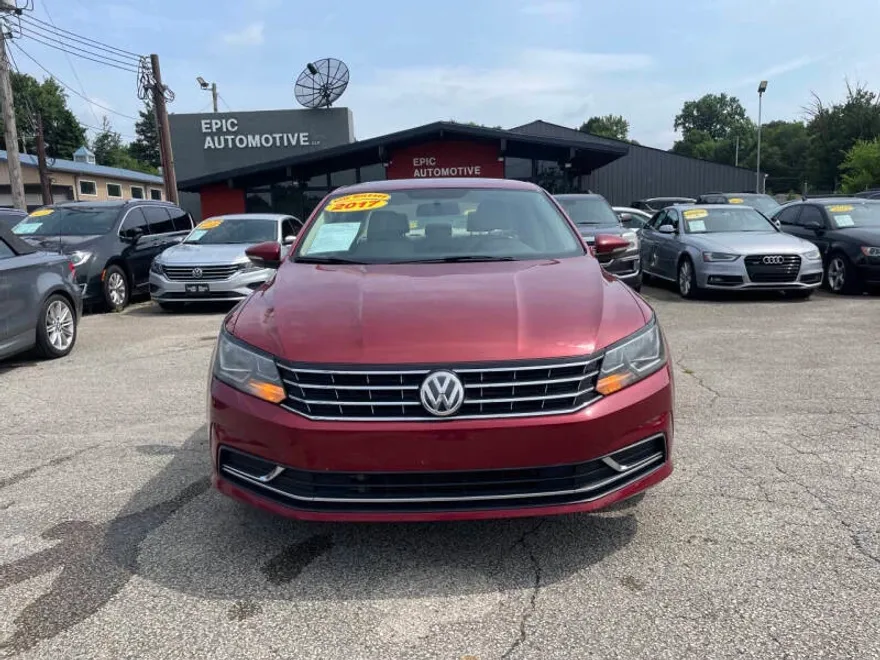 2017 Volkswagen Passat SE photo 1