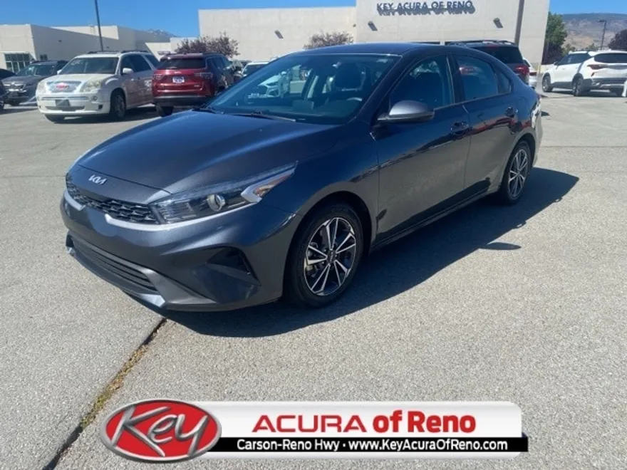 2023 Kia Forte LXS photo 1