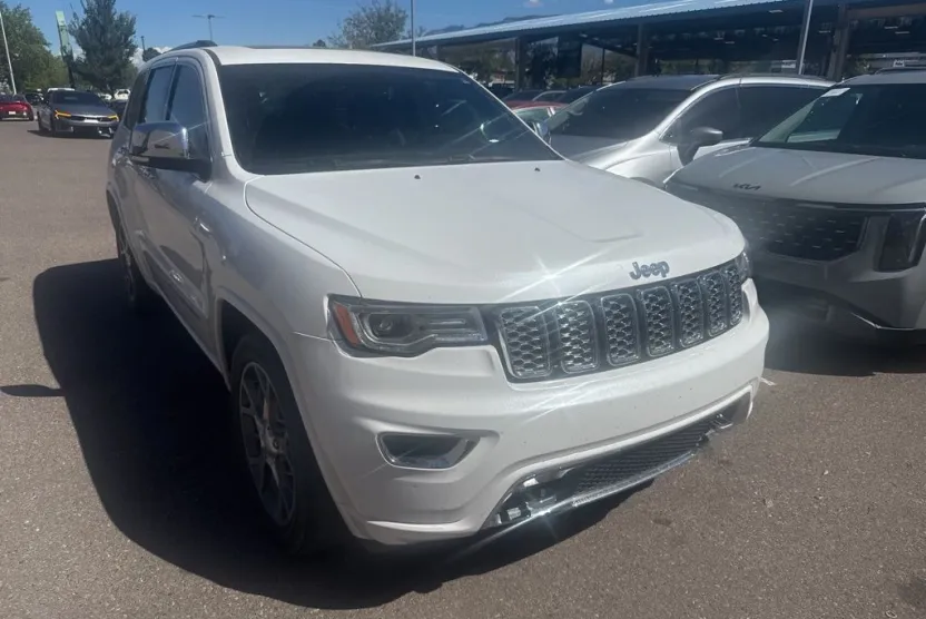 2020 Jeep Grand Cherokee Overland photo 1