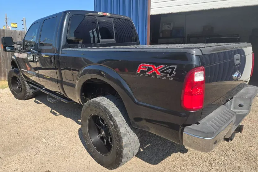 2015 Ford F-250 Lariat photo 1