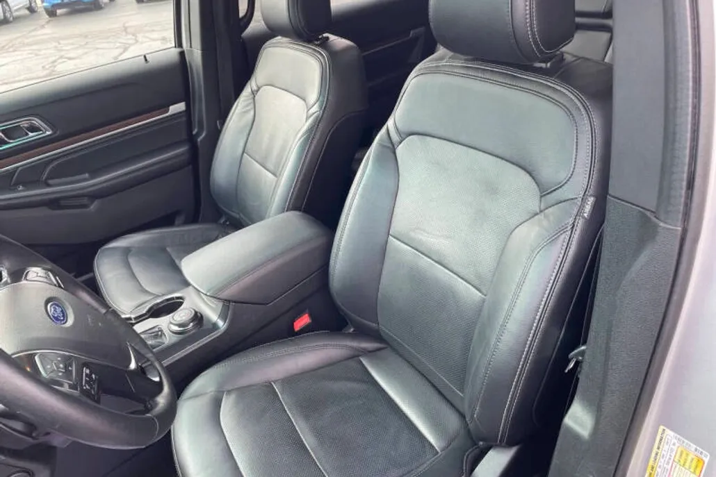 2016 Ford Explorer Limited photo 1