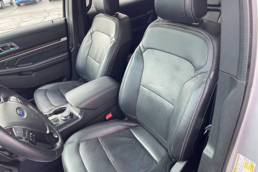 2016 Ford Explorer Limited photo 1