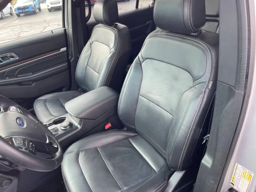 2016 Ford Explorer Limited photo 1