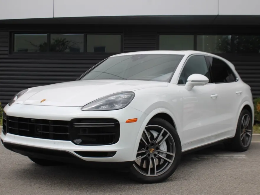 2023 Porsche Cayenne Turbo photo 1