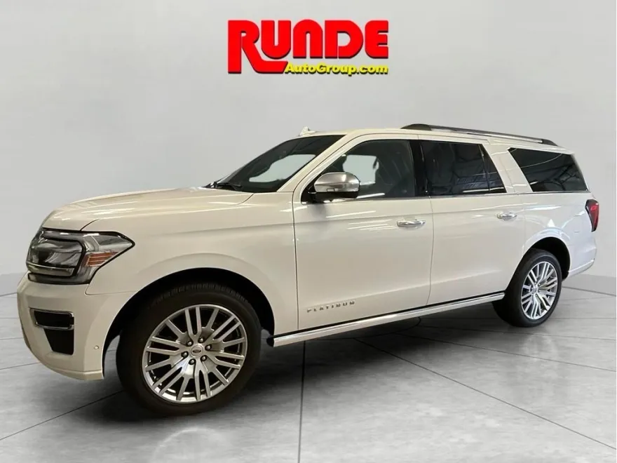 2024 Ford Expedition MAX Platinum photo 1