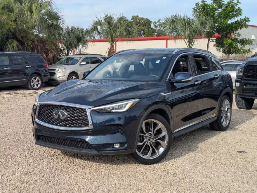 2019 Infiniti QX50 Essential photo 1