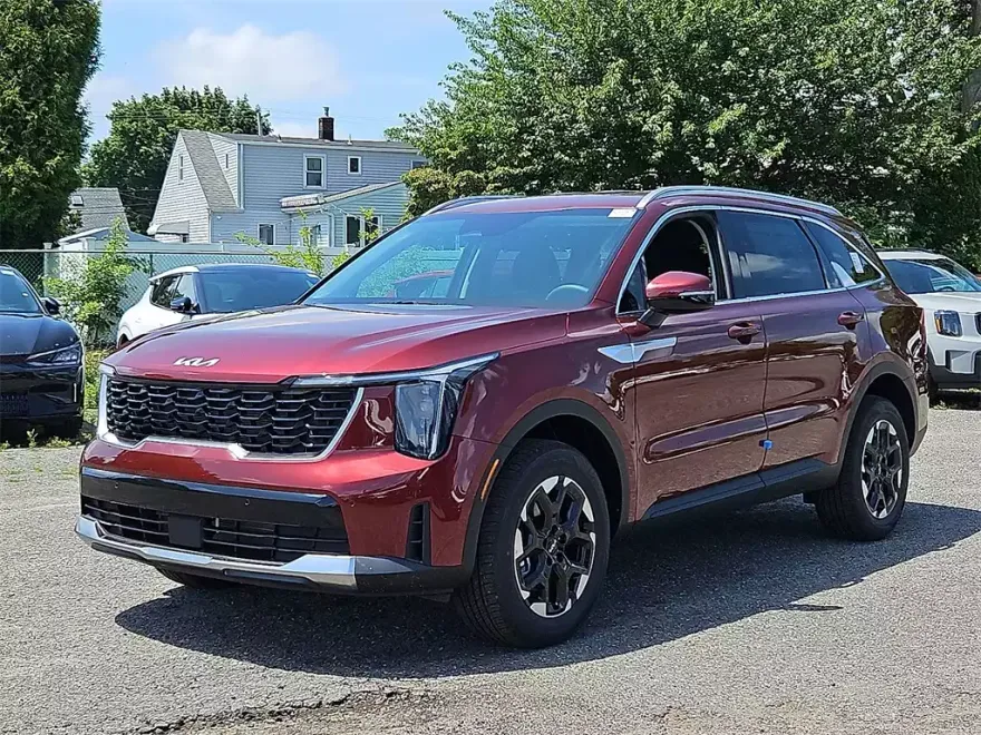 2025 Kia Sorento S photo 1