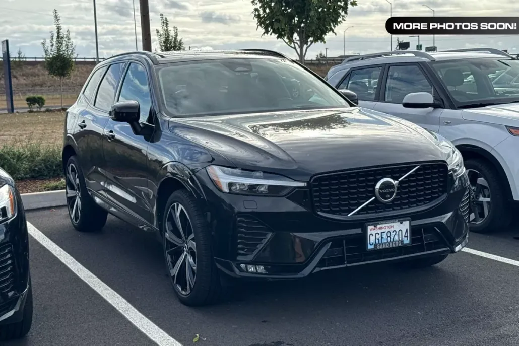 2023 Volvo XC60 Ultimate photo 1