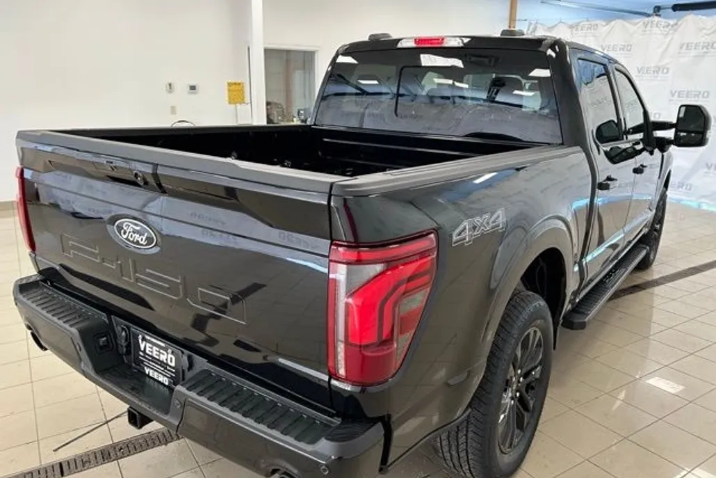 2025 Ford F-150 Lariat photo 1