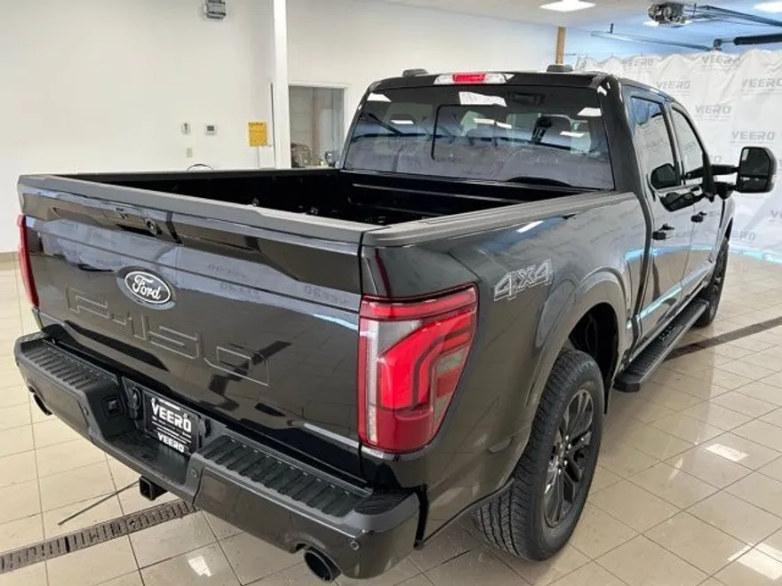 2025 Ford F-150 Lariat photo 1