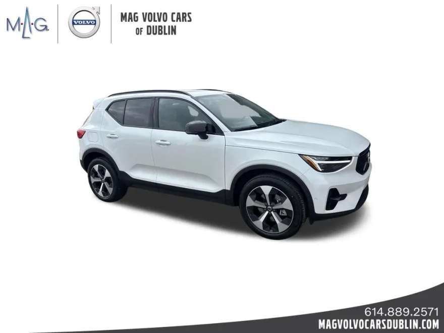 2025 Volvo XC40 Plus photo 1