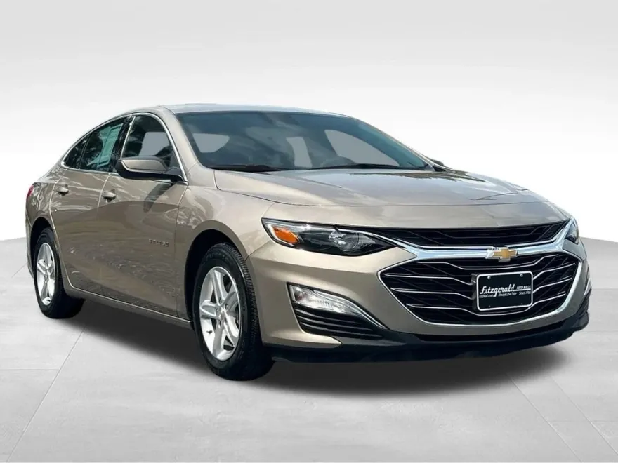 2023 Chevrolet Malibu LS photo 1
