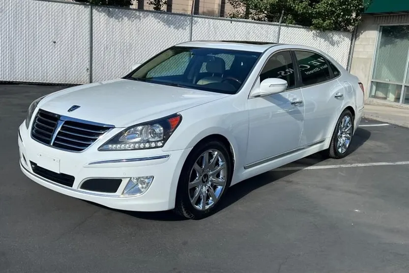 2012 Hyundai Equus Signature photo 1