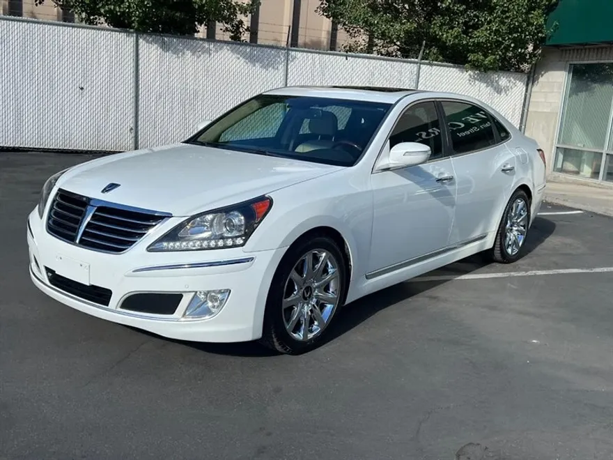 2012 Hyundai Equus Signature photo 1