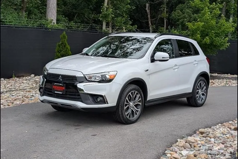 2017 Mitsubishi Outlander Sport SEL photo 1