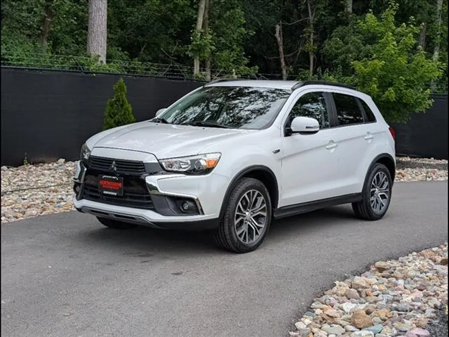 2017 Mitsubishi Outlander Sport SEL photo 1