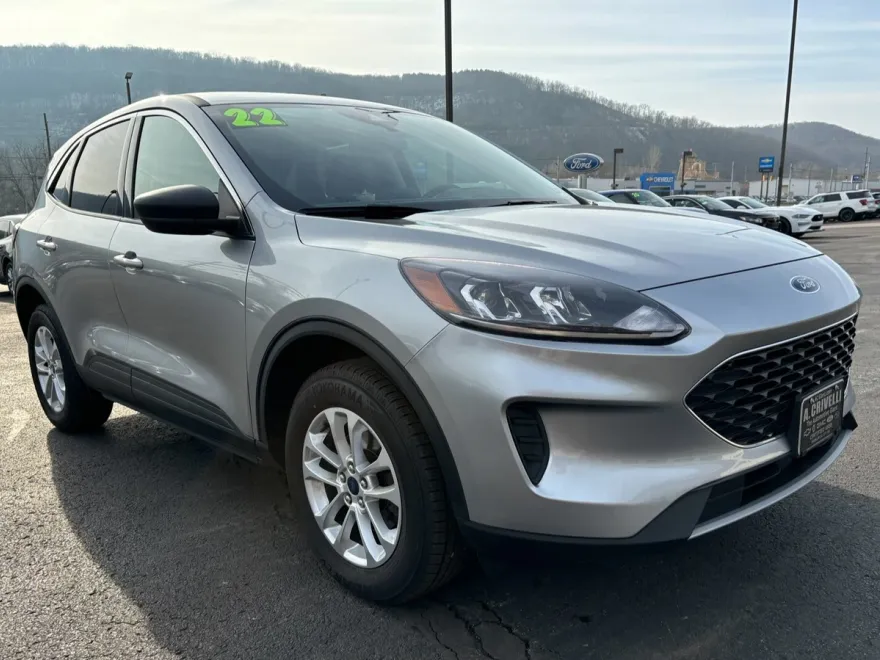 2022 Ford Escape SE photo 1