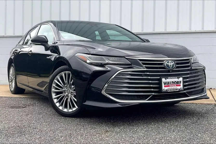 2021 Toyota Avalon Hybrid Limited photo 1
