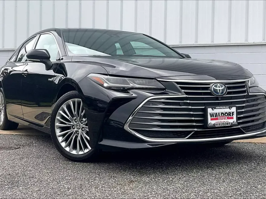2021 Toyota Avalon Hybrid Limited photo 1