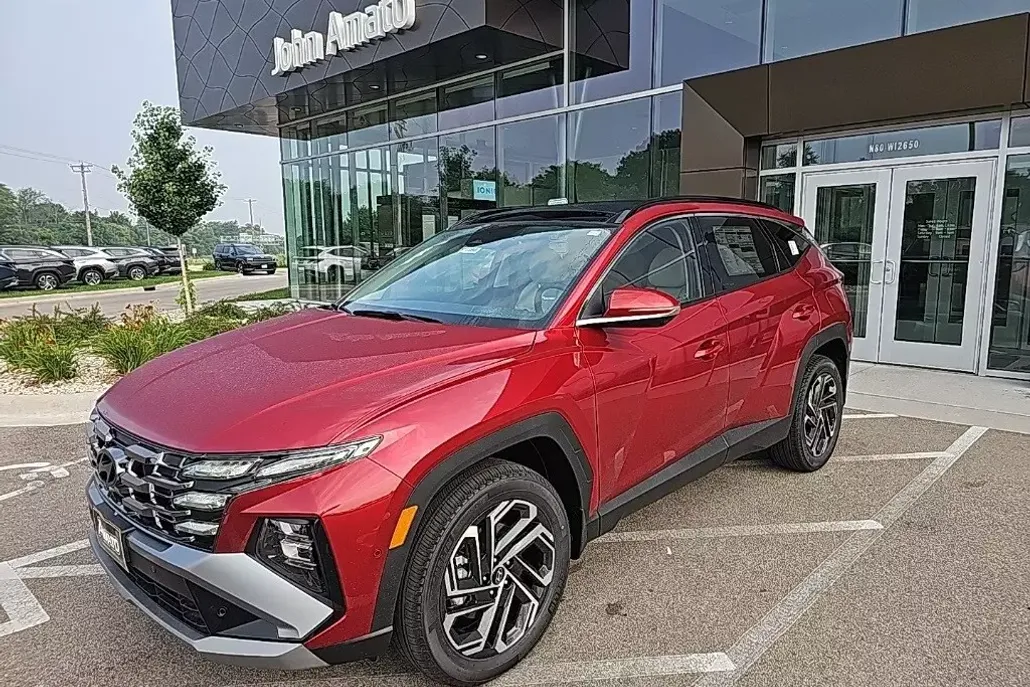 2025 Hyundai Tucson Limited photo 1