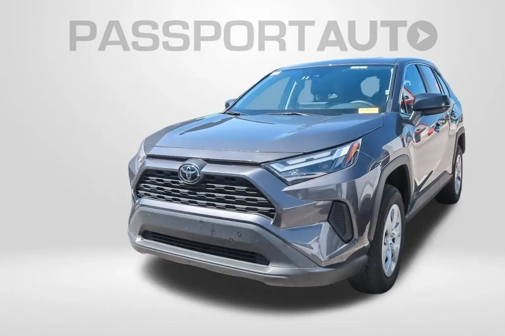 2024 Toyota RAV4 LE photo 1