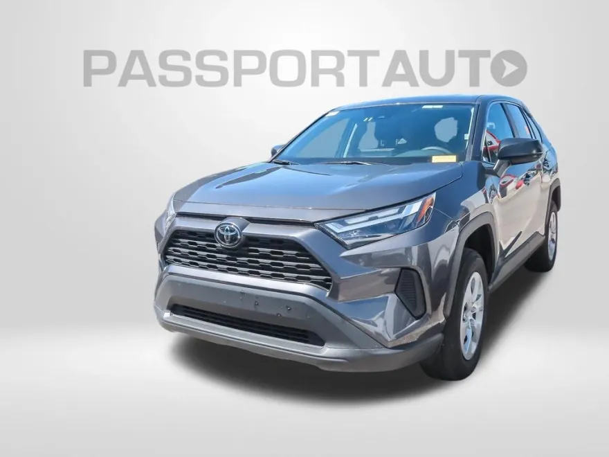 2024 Toyota RAV4 LE photo 1