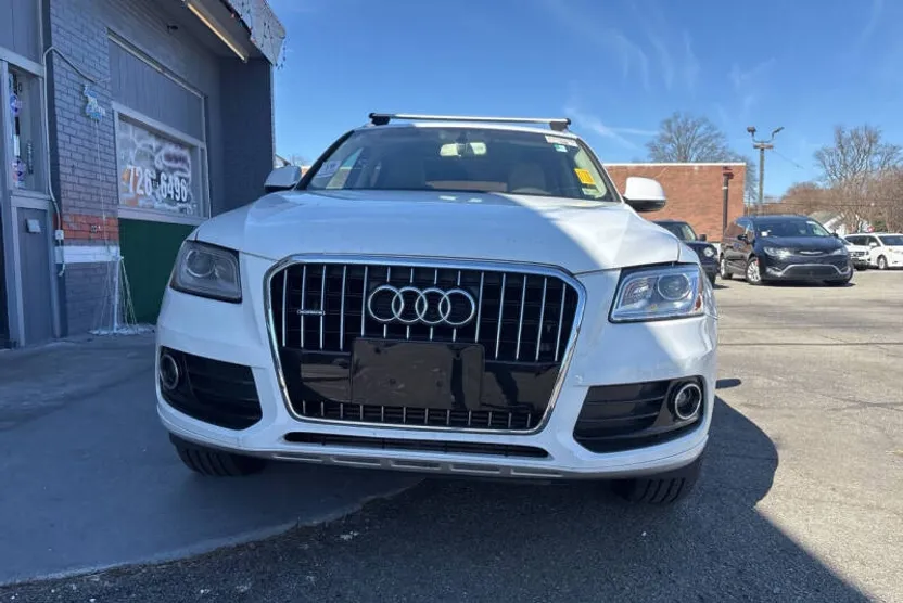 2015 Audi Q5 2.0T Premium photo 1
