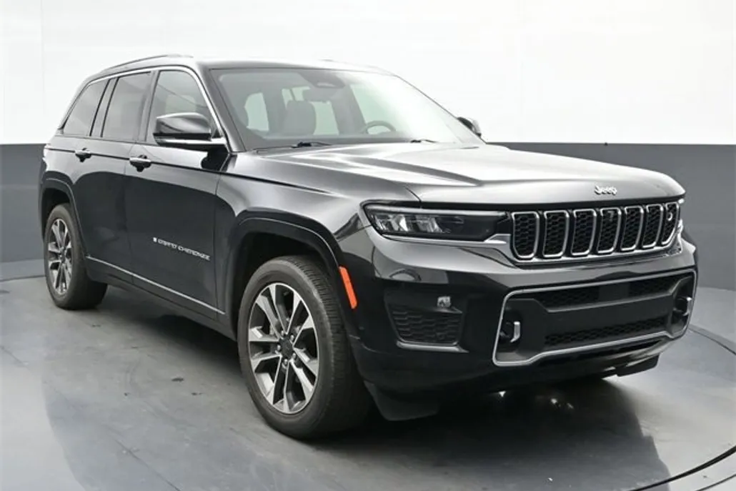 2023 Jeep Grand Cherokee Overland photo 1