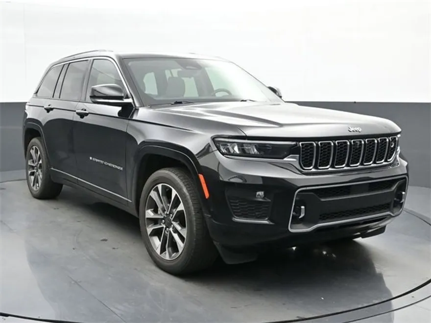 2023 Jeep Grand Cherokee Overland photo 1