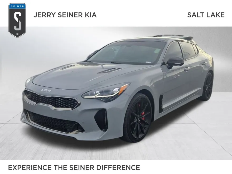 2022 Kia Stinger GT2 photo 1