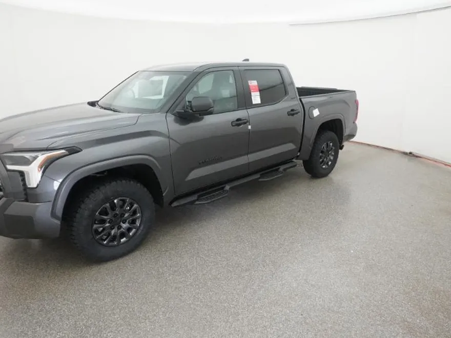 2025 Toyota Tundra SR5 CrewMax photo 1