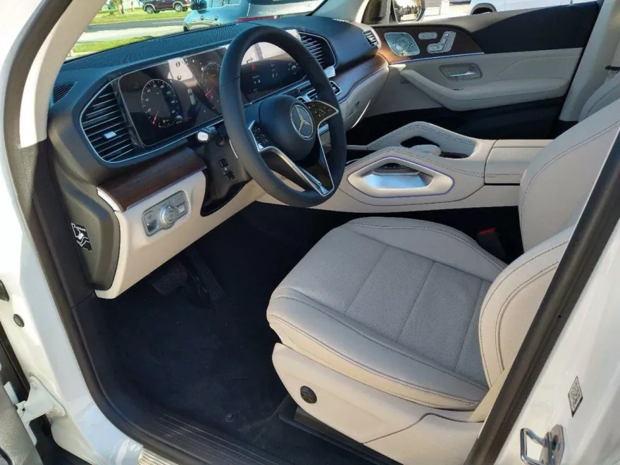 2024 Mercedes Benz GLE 450 4MATIC photo 1