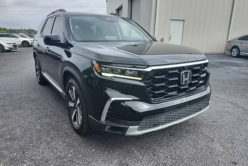 2023 Honda Pilot Elite photo 1