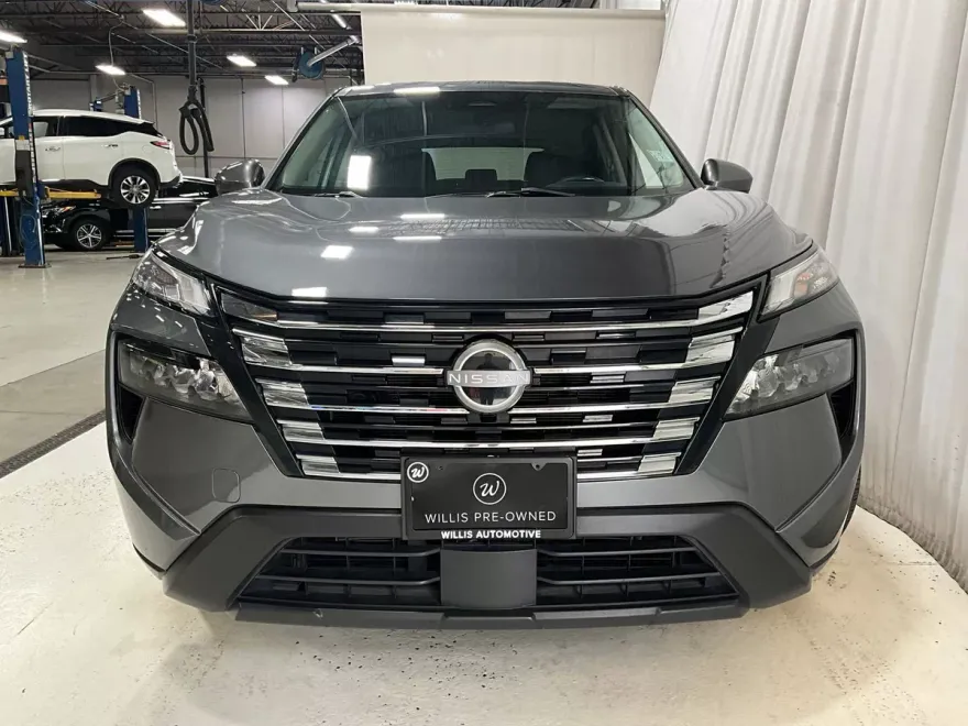 2024 Nissan Rogue SV photo 1