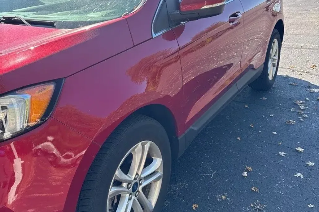 2020 Ford Edge SEL photo 1
